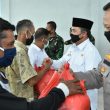 Warga Bintet terima Bantuan Sembako dari Gubernur Erzaldi