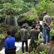 Gubernur Berikan Bantuan untuk Pengembangan Wisata Air Terjun C2