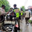 Polsek Cikarang Pusat Polres Metro Bekasi Kampanye Pembagian Masker Serentak