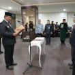 Pj Gubernur Safrizal Lantik PAW 2 Anggota KPID Babel 