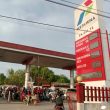 Warga Resah BBM Menghilang di Kios Pertamini, Antrian Panjang Di SPBU Berok