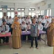 Siswa SMP Negeri 1 Koba Mengikuti Kelas Menulis Cerita Berbasis Bahan Bacaan